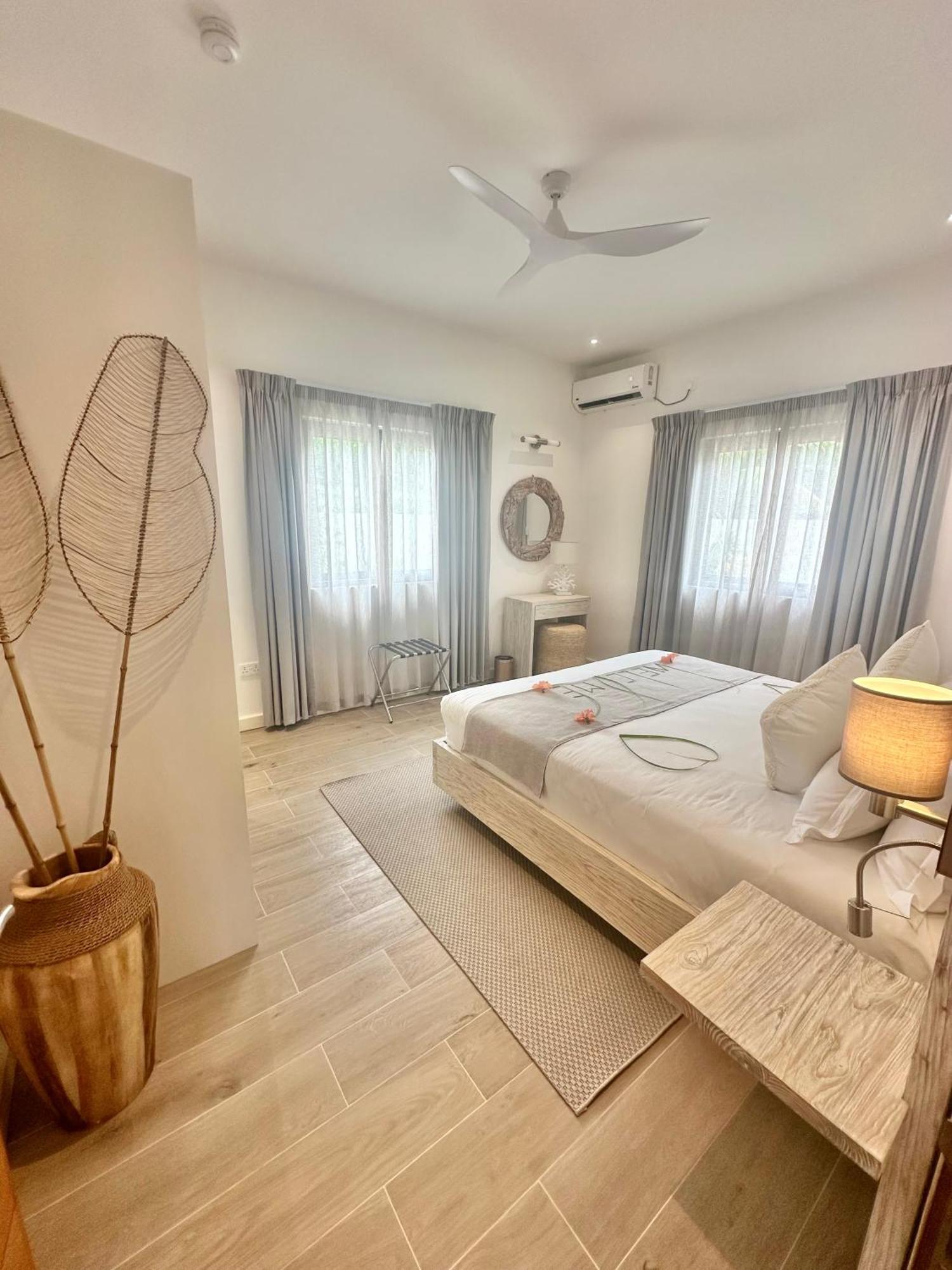 Pineapple Beach Villas Baie Lazare  エクステリア 写真