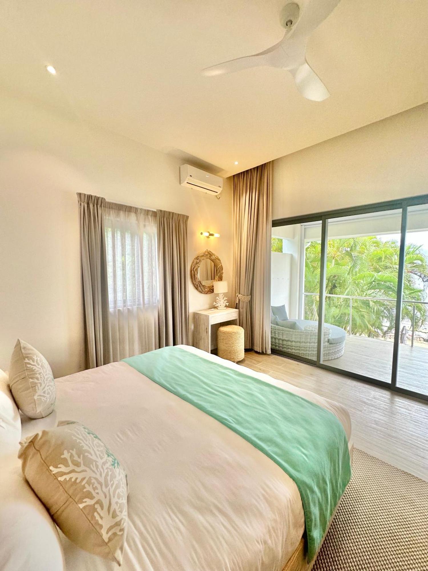 Pineapple Beach Villas Baie Lazare  エクステリア 写真