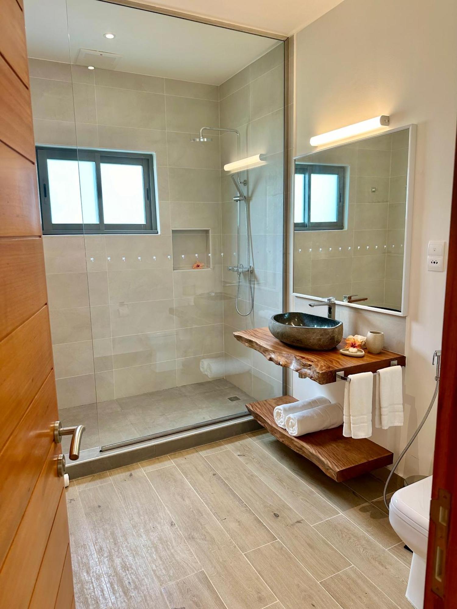 Pineapple Beach Villas Baie Lazare  エクステリア 写真