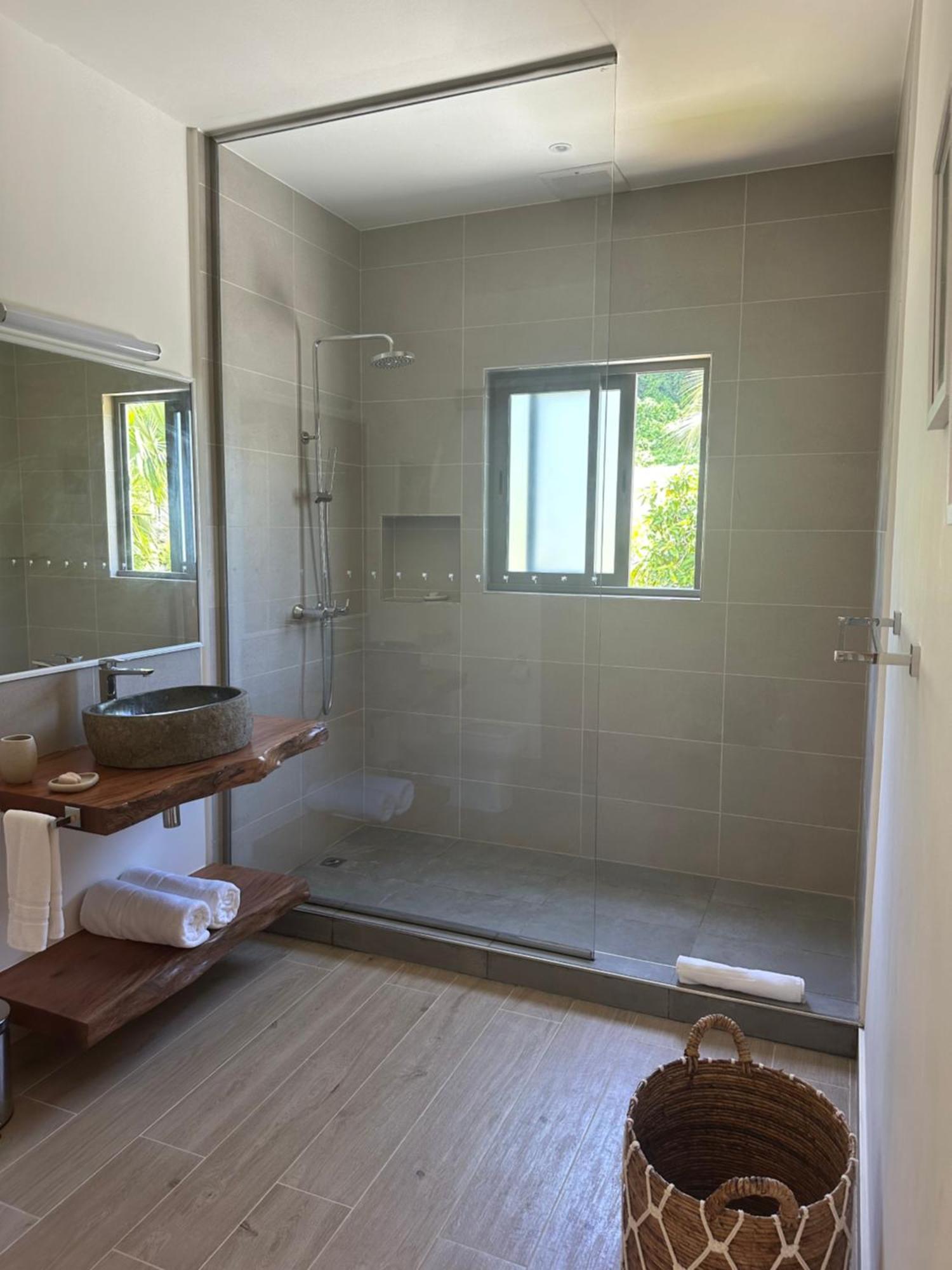Pineapple Beach Villas Baie Lazare  エクステリア 写真